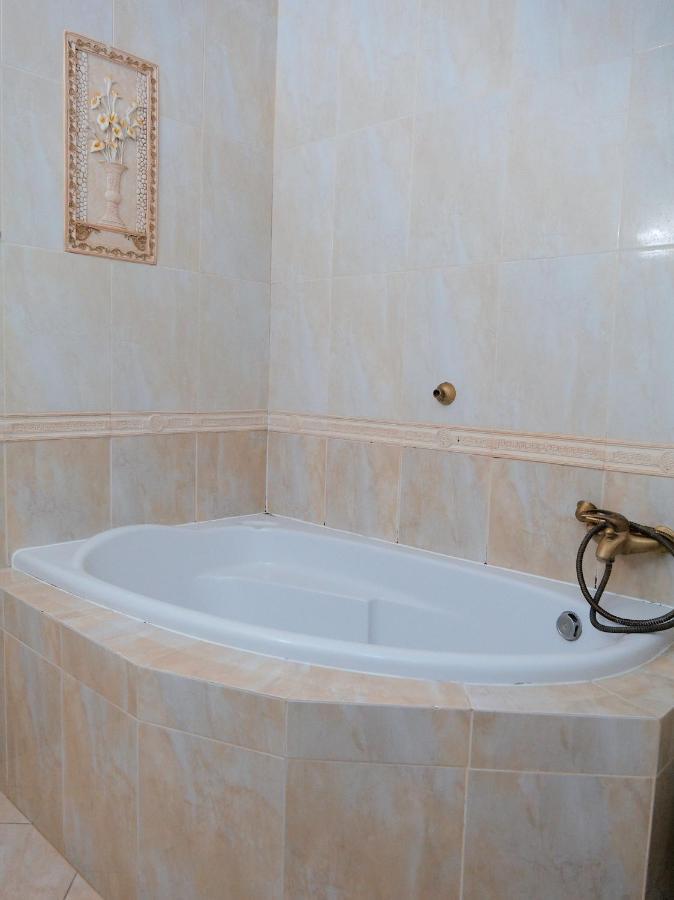 Villa Sadyba Pochayiv à Potchaïv Extérieur photo